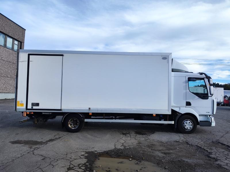 2011 Renault Midlum skapbil m sideåpning / Zepro 1500 løftelem - Dobozos felépítményű teherautó: 2 kép. 2011 Renault Midlum skapbil m sideåpning / Zepro 1500 løftelem - Dobozos felépítményű teherautó: 2 kép.