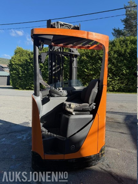 2011 Skyvemasttruck - Toyota BT RRE - Emelő: 2 kép. 2011 Skyvemasttruck - Toyota BT RRE - Emelő: 2 kép.