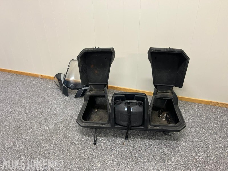 Traktor 2011 Suzuki 500AXi ATV hengerfeste vinsj: 6 kép. Traktor 2011 Suzuki 500AXi ATV hengerfeste vinsj: 6 kép.