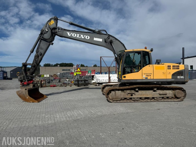 2011 Volvo EC210CL R6 ROTOTILT SENTRALSMØRING. - Kotrógép: 3 kép. 2011 Volvo EC210CL R6 ROTOTILT SENTRALSMØRING. - Kotrógép: 3 kép.