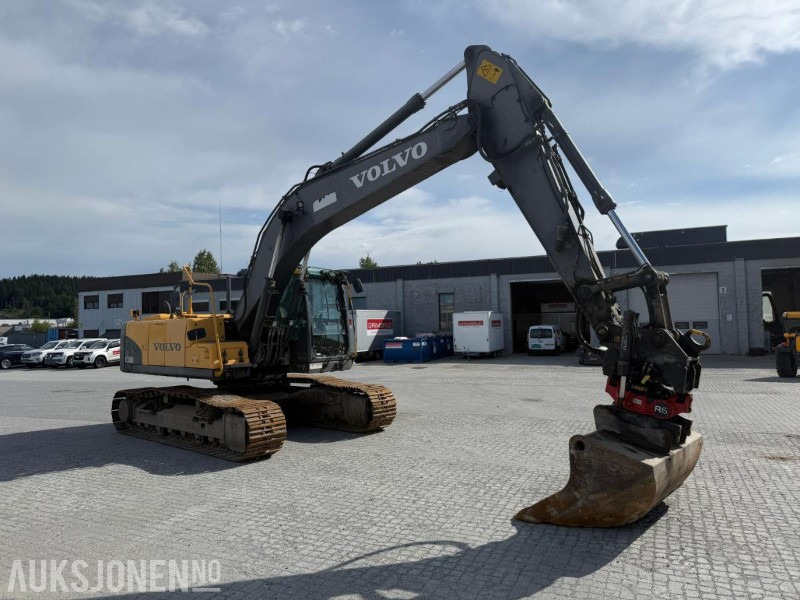 2011 Volvo EC210CL R6 ROTOTILT SENTRALSMØRING. - Kotrógép: 2 kép. 2011 Volvo EC210CL R6 ROTOTILT SENTRALSMØRING. - Kotrógép: 2 kép.
