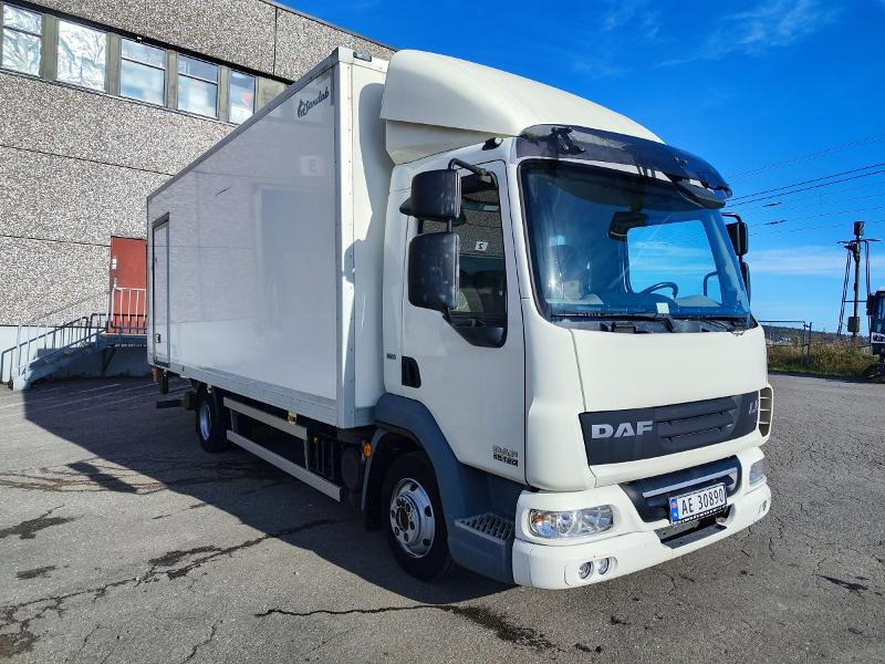 2012 DAF LF 45.180 / Zepro 1500 løftelem / Sidedør på skap - Dobozos felépítményű teherautó: 5 kép. 2012 DAF LF 45.180 / Zepro 1500 løftelem / Sidedør på skap - Dobozos felépítményű teherautó: 5 kép.