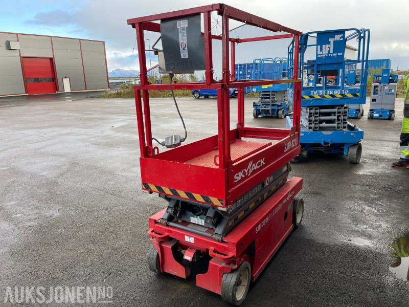 2012 SkyJack SJIII 3215, 150 Timer - Emelő: 4 kép. 2012 SkyJack SJIII 3215, 150 Timer - Emelő: 4 kép.