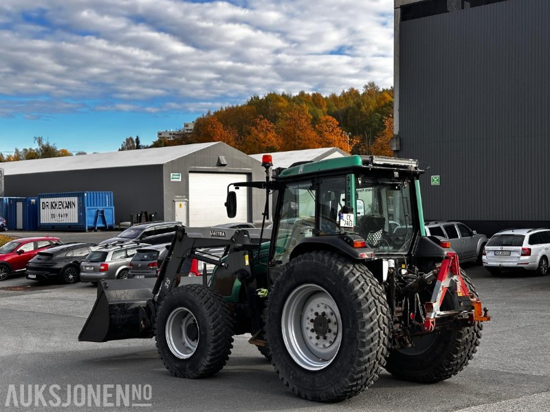 2012 Valtra 8670 med Ålö Valtra 35 Euro/SMS 3rd ESD frontlaster - Traktor: 3 kép. 2012 Valtra 8670 med Ålö Valtra 35 Euro/SMS 3rd ESD frontlaster - Traktor: 3 kép.