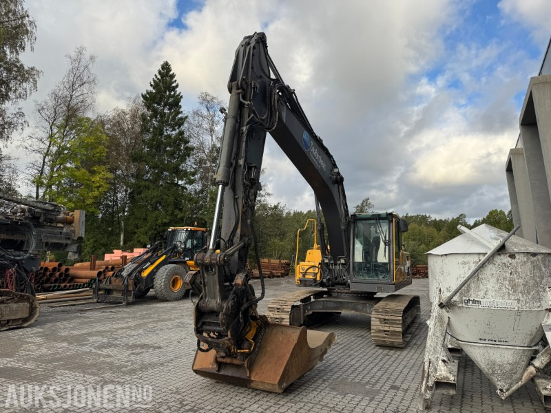 2012 Volvo EC220DL Beltegraver - Gravemaskin - Encon Tiltrotator - Kotrógép: 5 kép. 2012 Volvo EC220DL Beltegraver - Gravemaskin - Encon Tiltrotator - Kotrógép: 5 kép.