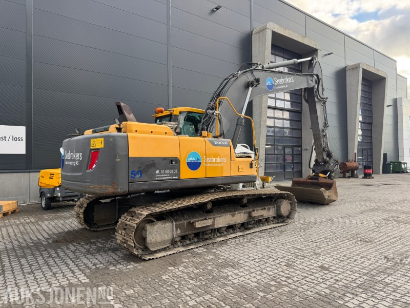 2012 Volvo EC220DL Beltegraver - Gravemaskin - Encon Tiltrotator - Kotrógép: 2 kép. 2012 Volvo EC220DL Beltegraver - Gravemaskin - Encon Tiltrotator - Kotrógép: 2 kép.
