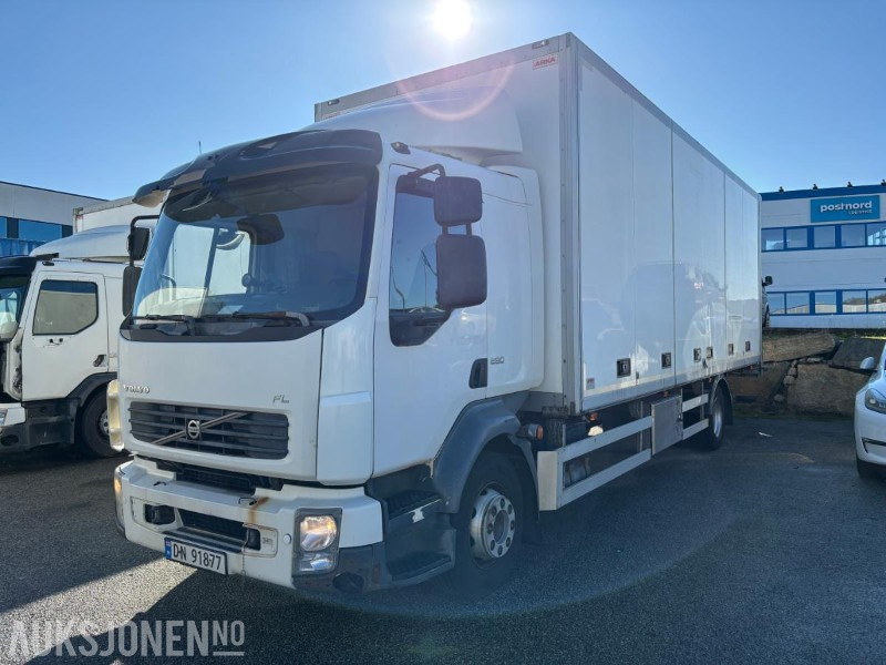 2012 Volvo FL-290 Skapbil med sideåpning og lakløft - Dobozos felépítményű teherautó: 1 kép. 2012 Volvo FL-290 Skapbil med sideåpning og lakløft - Dobozos felépítményű teherautó: 1 kép.