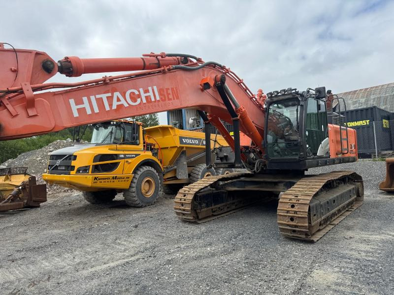 2013 Hitachi ZAXIS ZX470LCH-5B gravemaskin med 2 skuffer. - Kotrógép: 1 kép. 2013 Hitachi ZAXIS ZX470LCH-5B gravemaskin med 2 skuffer. - Kotrógép: 1 kép.