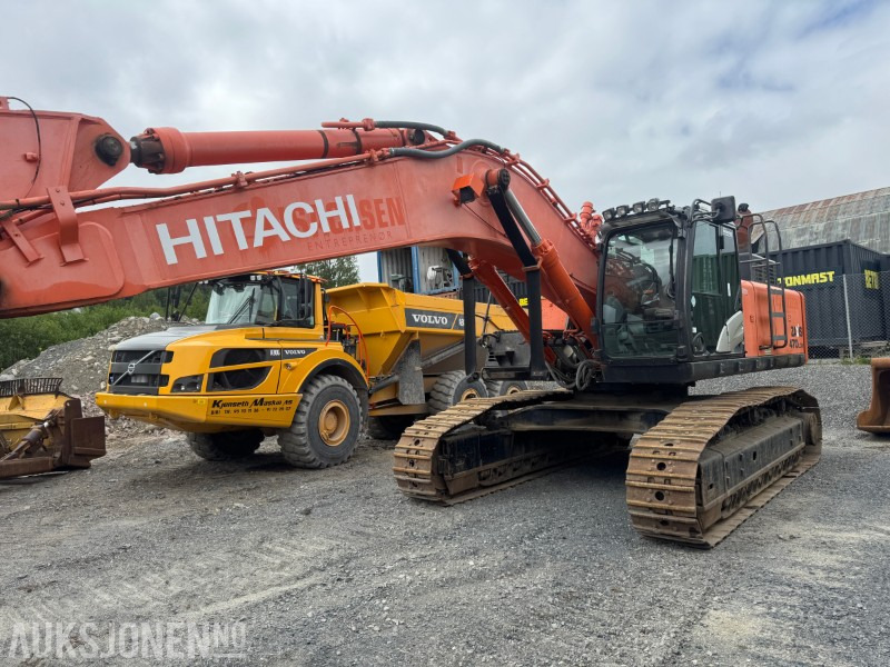 2013 Hitachi ZAXIS ZX470LCH-5B gravemaskin med 2 skuffer. - Kotrógép: 1 kép. 2013 Hitachi ZAXIS ZX470LCH-5B gravemaskin med 2 skuffer. - Kotrógép: 1 kép.