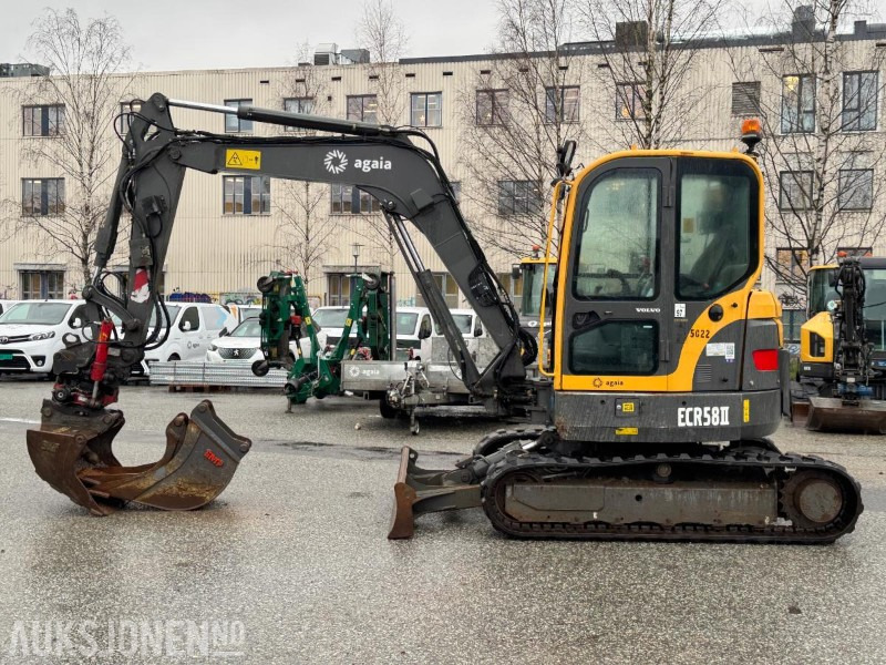 2013 Volvo ECR58 mnigraver med 3 skuffer & Indexator tiltrotator 6294T - Minikotró: 2 kép. 2013 Volvo ECR58 mnigraver med 3 skuffer & Indexator tiltrotator 6294T - Minikotró: 2 kép.