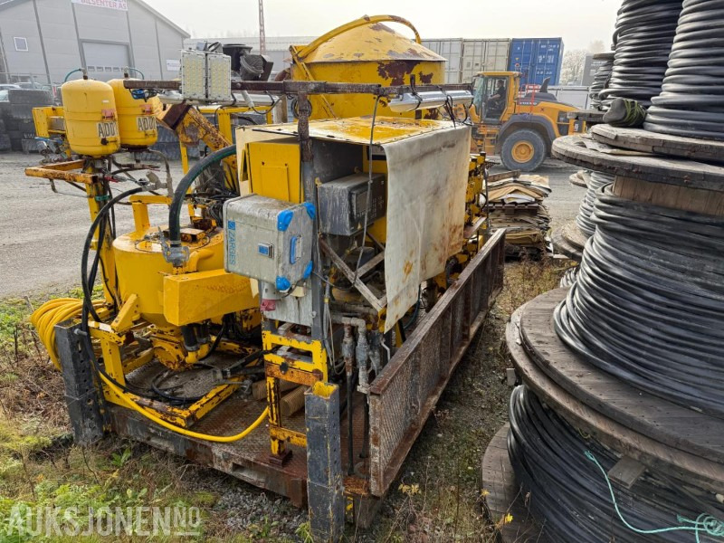 2014 Atlas Copco Unigrout Rig Smart M2 E45 / Injeksjonsplattform - Építőipari berendezések: 4 kép. 2014 Atlas Copco Unigrout Rig Smart M2 E45 / Injeksjonsplattform - Építőipari berendezések: 4 kép.
