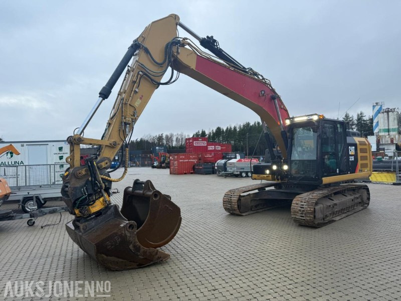 2014 Cat 323E BELTEGRAVER SERVICEAVTALE ENGCON TILTROTATOR MASKINSTYRING SENTRALSMØRING. - Lánctalpas kotró: 1 kép. 2014 Cat 323E BELTEGRAVER SERVICEAVTALE ENGCON TILTROTATOR MASKINSTYRING SENTRALSMØRING. - Lánctalpas kotró: 1 kép.