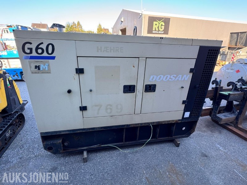 2014 Doosan G60 generator - Építőipari berendezések: 2 kép. 2014 Doosan G60 generator - Építőipari berendezések: 2 kép.