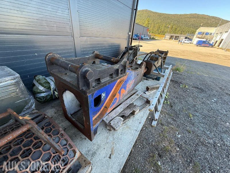 2014 Furukawa FXJ-375 dele-hammer - Építőipari berendezések: 2 kép. 2014 Furukawa FXJ-375 dele-hammer - Építőipari berendezések: 2 kép.