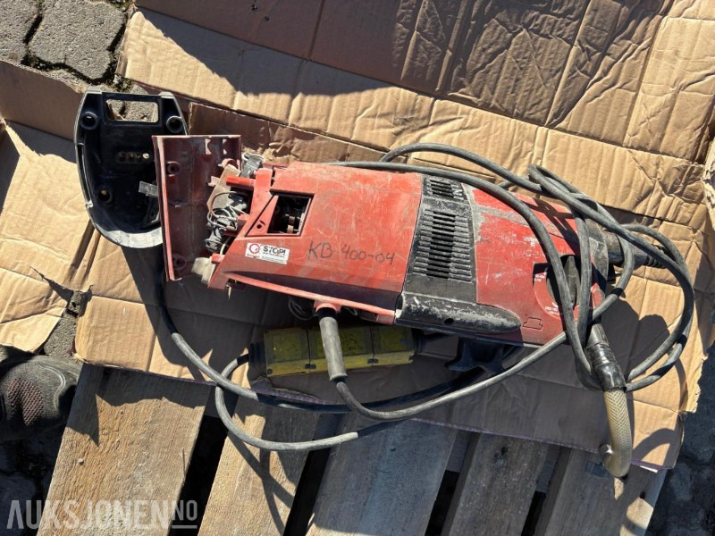 2014 Hilti DD200 kjernebormaskinm/rigg- rep.objekt/delemaskin. - Építőipari berendezések: 1 kép. 2014 Hilti DD200 kjernebormaskinm/rigg- rep.objekt/delemaskin. - Építőipari berendezések: 1 kép.