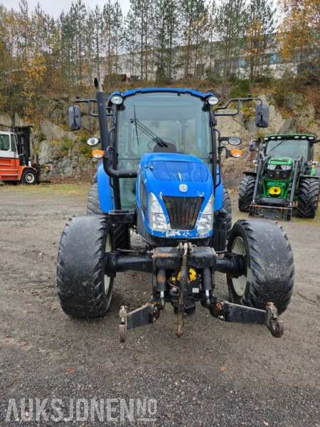 2014 New Holland T4.75 front hydraulikk P2 3600 timer - Traktor: 3 kép. 2014 New Holland T4.75 front hydraulikk P2 3600 timer - Traktor: 3 kép.