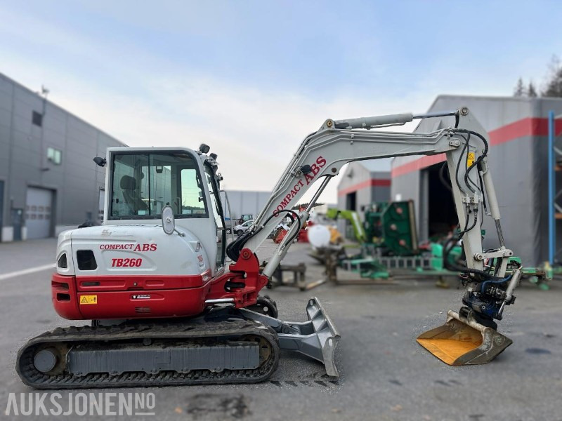 2014 TAKEUCHI TB260 MINIGRAVER SMP TILTROTATOR OG S40 HK FESTE PLANERINGSSKUFF - Minikotró: 4 kép. 2014 TAKEUCHI TB260 MINIGRAVER SMP TILTROTATOR OG S40 HK FESTE PLANERINGSSKUFF - Minikotró: 4 kép.