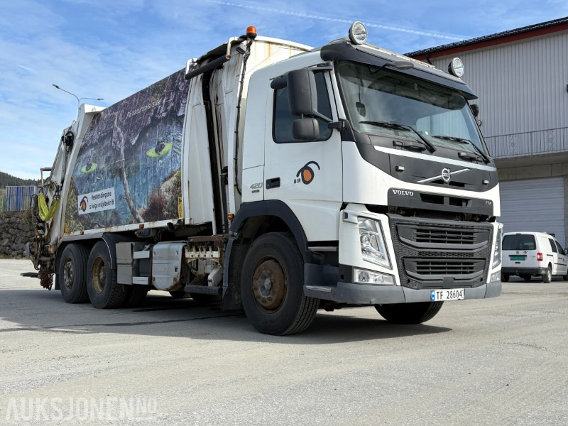 2014 Volvo FM 420 renovasjonsbil med 2-kammers løsning - Szemetesautó: 2 kép. 2014 Volvo FM 420 renovasjonsbil med 2-kammers løsning - Szemetesautó: 2 kép.