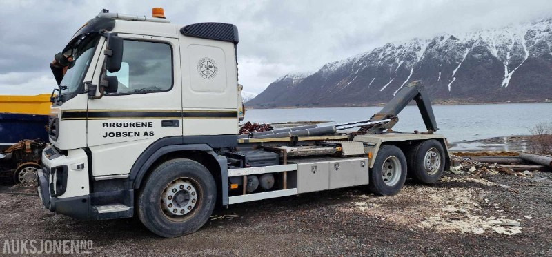 2014 Volvo FMX * Krokløft * 275076 km * Godkjent som skolebil * Eu godkjent til 25.08.2025 - Horgos rakodó teherautó: 4 kép. 2014 Volvo FMX * Krokløft * 275076 km * Godkjent som skolebil * Eu godkjent til 25.08.2025 - Horgos rakodó teherautó: 4 kép.