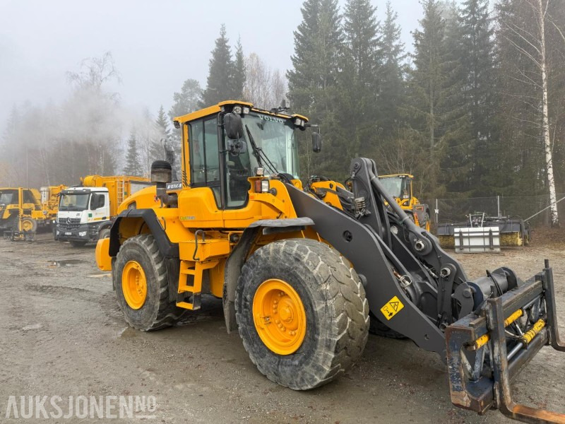 2014 Volvo L120G hjullaster, 7763 timer, Hydr. pallegaffel, nylig service og årskontroll - Gumikerekes homlokrakodó: 3 kép. 2014 Volvo L120G hjullaster, 7763 timer, Hydr. pallegaffel, nylig service og årskontroll - Gumikerekes homlokrakodó: 3 kép.