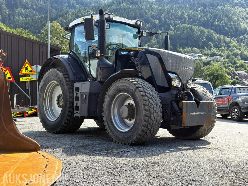 2015 Fendt 828 Vario - 2 sett hjul - EU ok 30.04.27 - fabrikkny motor - serviceavtale - Traktor: 2 kép. 2015 Fendt 828 Vario - 2 sett hjul - EU ok 30.04.27 - fabrikkny motor - serviceavtale - Traktor: 2 kép.