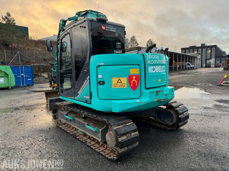 2015 Kobelco SK75SR-3E GRAVEMASKIN, ENGCON TILTROTATOR, SENTRALSMØRING, SERVICEHISTORIKK, 2 SKUFFER - Kotrógép: 5 kép. 2015 Kobelco SK75SR-3E GRAVEMASKIN, ENGCON TILTROTATOR, SENTRALSMØRING, SERVICEHISTORIKK, 2 SKUFFER - Kotrógép: 5 kép.