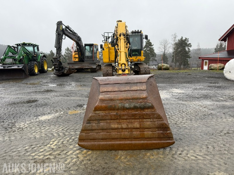 2015 Komatsu PC228USLC-10 / Tiltrotator / Leica GPS / Sentralsmøring / S70 - Lánctalpas kotró: 2 kép. 2015 Komatsu PC228USLC-10 / Tiltrotator / Leica GPS / Sentralsmøring / S70 - Lánctalpas kotró: 2 kép.