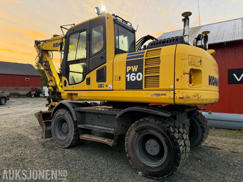 2015 Komatsu PW 160-8 Velutstyrt hjulgraver med Engcon rototilt, Leica GPS og sentralsmøring - Kotrógép: 5 kép. 2015 Komatsu PW 160-8 Velutstyrt hjulgraver med Engcon rototilt, Leica GPS og sentralsmøring - Kotrógép: 5 kép.