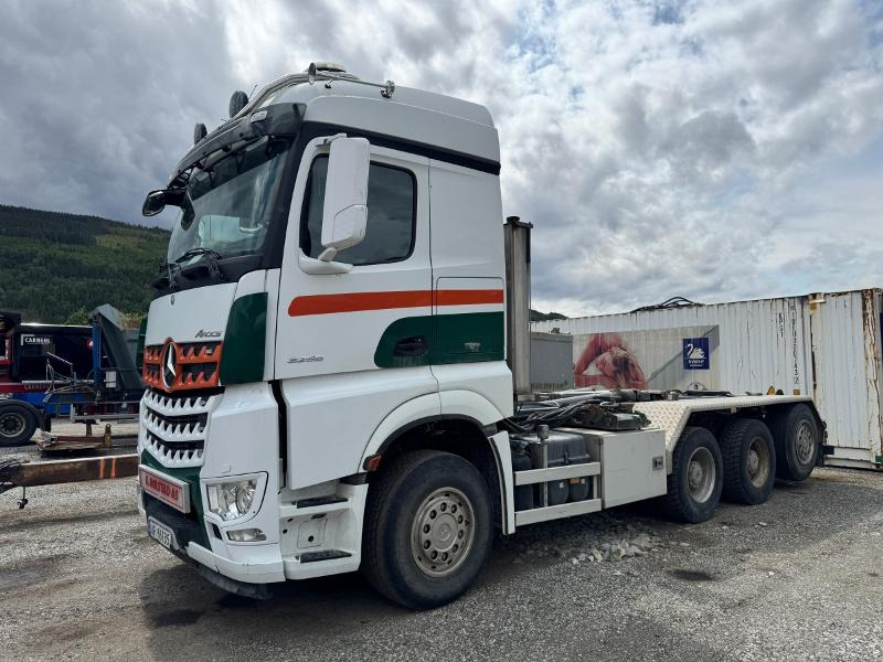 2015 Mercedes-Benz ACTROS - Horgos rakodó teherautó: 1 kép. 2015 Mercedes-Benz ACTROS - Horgos rakodó teherautó: 1 kép.