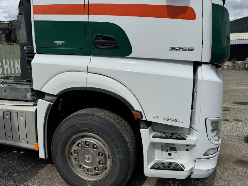 2015 Mercedes-Benz ACTROS - Horgos rakodó teherautó: 5 kép. 2015 Mercedes-Benz ACTROS - Horgos rakodó teherautó: 5 kép.