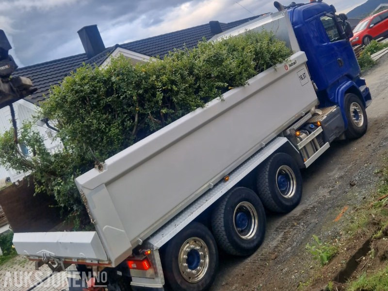2015 Scania R580 Tippbil - Euro6 - 8X4 - 483 000km - Billenőplatós teherautó: 4 kép. 2015 Scania R580 Tippbil - Euro6 - 8X4 - 483 000km - Billenőplatós teherautó: 4 kép.