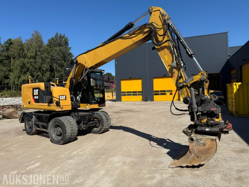 2016 Cat M316F HJULGRAVER MASKINSTYRING SMP ROTOTILT SERVICEHISTORIKK SENTRALSMØRING. - Kotrógép: 2 kép. 2016 Cat M316F HJULGRAVER MASKINSTYRING SMP ROTOTILT SERVICEHISTORIKK SENTRALSMØRING. - Kotrógép: 2 kép.