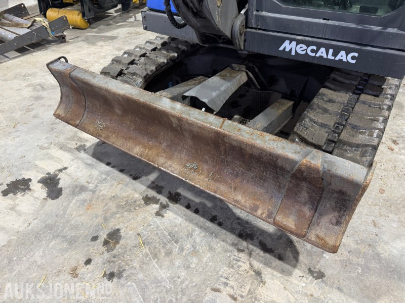 Minikotró 2016 Mecalac 8MCR-T4 gravemaskin: 14 kép. Minikotró 2016 Mecalac 8MCR-T4 gravemaskin: 14 kép.