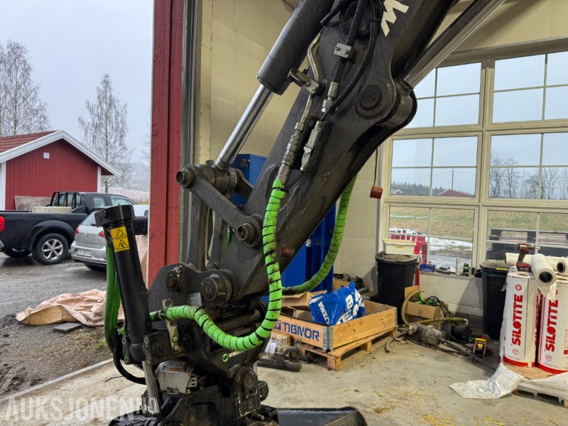 Minikotró 2016 Mecalac 8MCR-T4 gravemaskin: 17 kép. Minikotró 2016 Mecalac 8MCR-T4 gravemaskin: 17 kép.