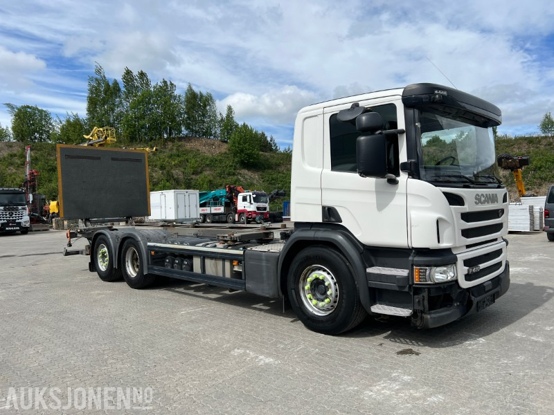 2016 Scania P410 containerbil, lav km, EU, 411 hk, baklem, automat - Cserefelépítményes teherautó: 3 kép. 2016 Scania P410 containerbil, lav km, EU, 411 hk, baklem, automat - Cserefelépítményes teherautó: 3 kép.