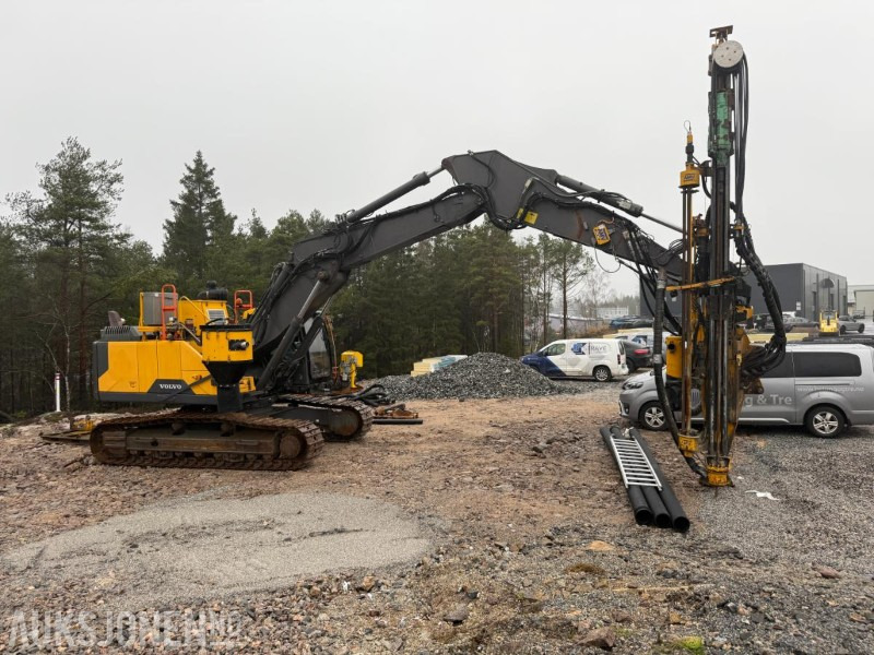 2016 VOLVO EC300EL BELTEGRAVER M/BORTÅRN - SERVICEHISTORIKK - ENGCON TILTROTATOR - MASKINSTYRING - SENTRALSMØRING. - Kotrógép: 2 kép. 2016 VOLVO EC300EL BELTEGRAVER M/BORTÅRN - SERVICEHISTORIKK - ENGCON TILTROTATOR - MASKINSTYRING - SENTRALSMØRING. - Kotrógép: 2 kép.