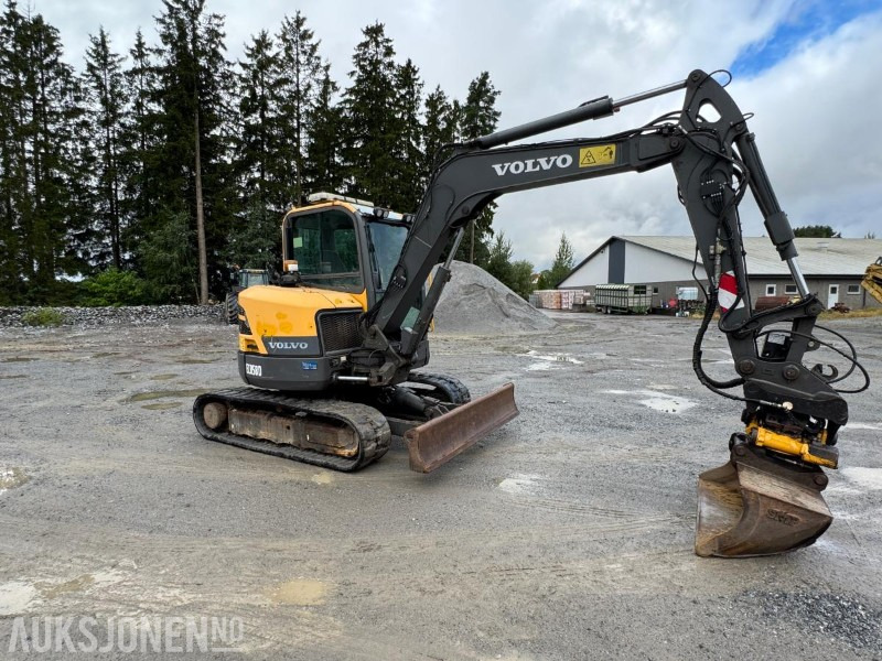 2016 Volvo ecr58d beltegraver 4301t, tiltrotator, pusseskuff,steinskuff - Minikotró: 2 kép. 2016 Volvo ecr58d beltegraver 4301t, tiltrotator, pusseskuff,steinskuff - Minikotró: 2 kép.