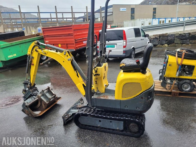 2016 Wacker Neuson 803 Dual Power, 2 skuffer, Elektro-hydraulisk aggregat (HPU) - Minikotró: 3 kép. 2016 Wacker Neuson 803 Dual Power, 2 skuffer, Elektro-hydraulisk aggregat (HPU) - Minikotró: 3 kép.