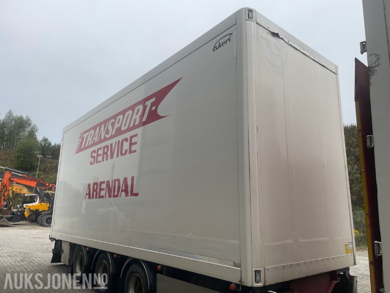 2017 Ekeri Skaphenger 3 akslet m/full sideåpning - Pótkocsi dobozos: 5 kép. 2017 Ekeri Skaphenger 3 akslet m/full sideåpning - Pótkocsi dobozos: 5 kép.