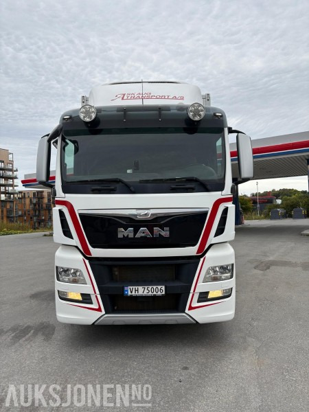 2017 MAN TGX 26.560 6x2 skapbil - kjøl/frys - Dobozos felépítményű teherautó: 2 kép. 2017 MAN TGX 26.560 6x2 skapbil - kjøl/frys - Dobozos felépítményű teherautó: 2 kép.