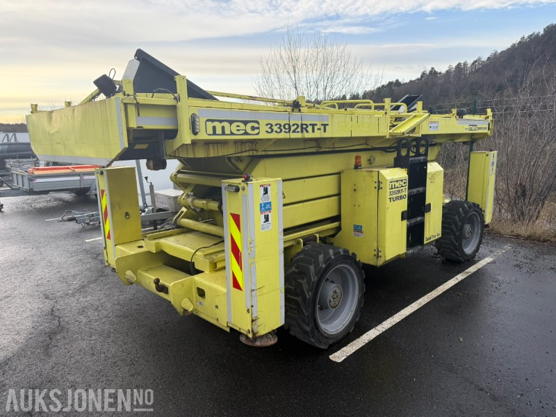 2017 MEC 3392RT-T sakselift – 10 m – 1 200 kg – Rep.objekt - Emelő: 2 kép. 2017 MEC 3392RT-T sakselift – 10 m – 1 200 kg – Rep.objekt - Emelő: 2 kép.