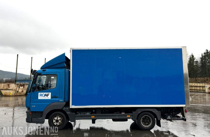 2017 Mercedes-Benz ATEGO 818 L skapbil | Palfinger lift | Ulefoss skap - Dobozos felépítményű teherautó: 2 kép. 2017 Mercedes-Benz ATEGO 818 L skapbil | Palfinger lift | Ulefoss skap - Dobozos felépítményű teherautó: 2 kép.