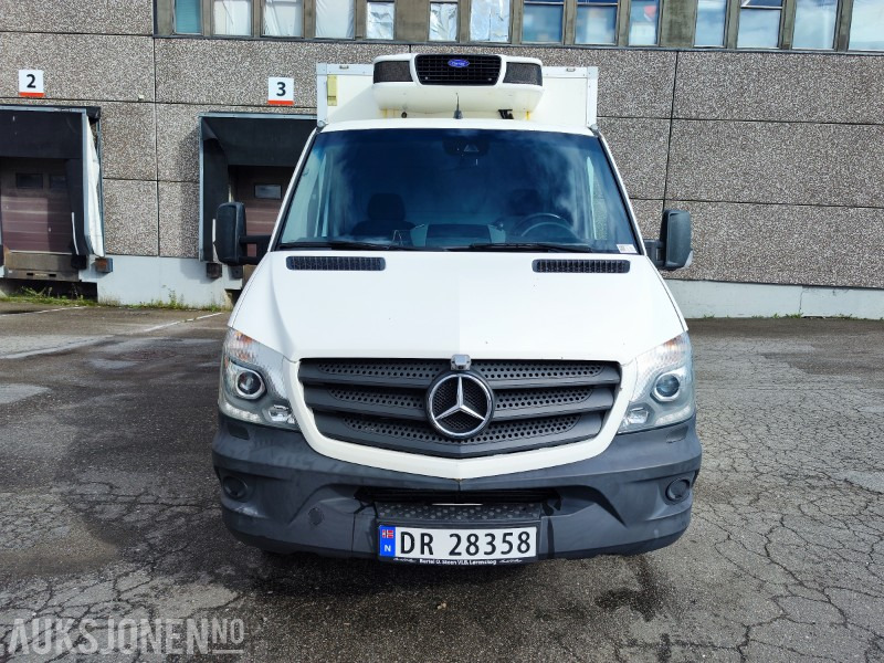 2017 Mercedes-Benz Sprinter kjølebil - EU godkjent - Ryggekamera - Automatgir - Bakløft - Dobozos felépítményű teherautó: 3 kép. 2017 Mercedes-Benz Sprinter kjølebil - EU godkjent - Ryggekamera - Automatgir - Bakløft - Dobozos felépítményű teherautó: 3 kép.