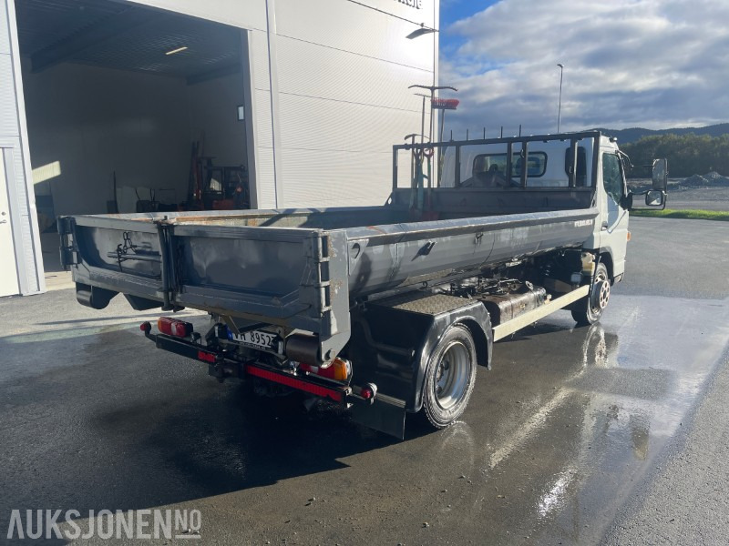 2017 Mitsubishi Fuso Canter planbil med tipp - Platós teherautó: 4 kép. 2017 Mitsubishi Fuso Canter planbil med tipp - Platós teherautó: 4 kép.