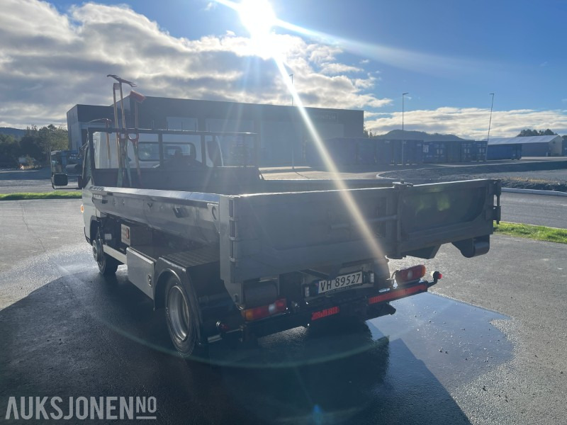 2017 Mitsubishi Fuso Canter planbil med tipp - Platós teherautó: 3 kép. 2017 Mitsubishi Fuso Canter planbil med tipp - Platós teherautó: 3 kép.