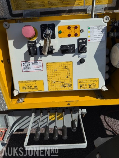 2017 Omme 1300EB - Tilhengerlift - Emelő: 4 kép. 2017 Omme 1300EB - Tilhengerlift - Emelő: 4 kép.