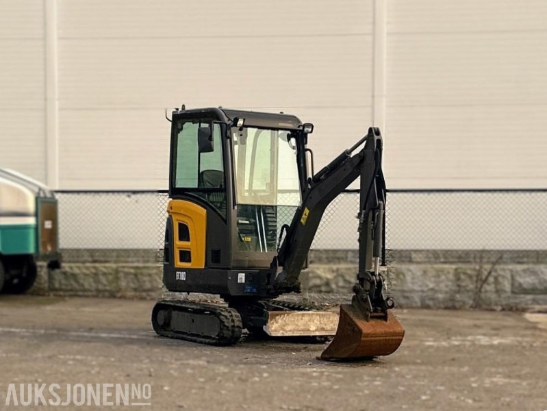 2017 VOLVO EC18D MINIGRAVER 1790 KG SMP GRAVESKUFFE 2358 TIMER - Minikotró: 2 kép. 2017 VOLVO EC18D MINIGRAVER 1790 KG SMP GRAVESKUFFE 2358 TIMER - Minikotró: 2 kép.