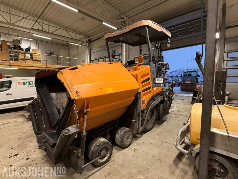 2017 Vögele Super 1303-3i Asfaltutlegger - 4381T - Építőipari berendezések: 1 kép. 2017 Vögele Super 1303-3i Asfaltutlegger - 4381T - Építőipari berendezések: 1 kép.