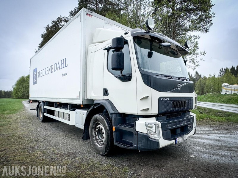 2017 Volvo FE - 320 - Distribusjons lastebil med bakløft - Gått kun 264.000 km - Dobozos felépítményű teherautó: 3 kép. 2017 Volvo FE - 320 - Distribusjons lastebil med bakløft - Gått kun 264.000 km - Dobozos felépítményű teherautó: 3 kép.