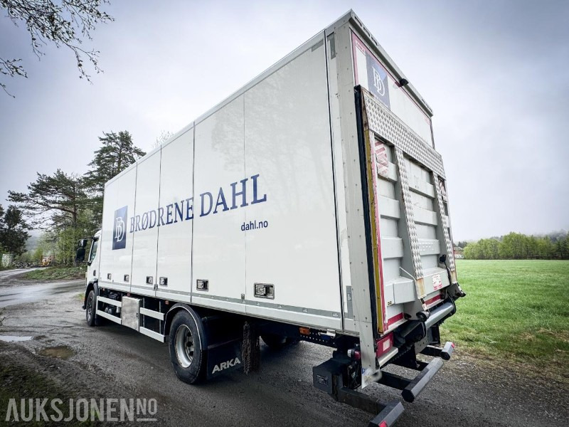 2017 Volvo FE - 320 - Distribusjons lastebil med bakløft - Gått kun 264.000 km - Dobozos felépítményű teherautó: 4 kép. 2017 Volvo FE - 320 - Distribusjons lastebil med bakløft - Gått kun 264.000 km - Dobozos felépítményű teherautó: 4 kép.